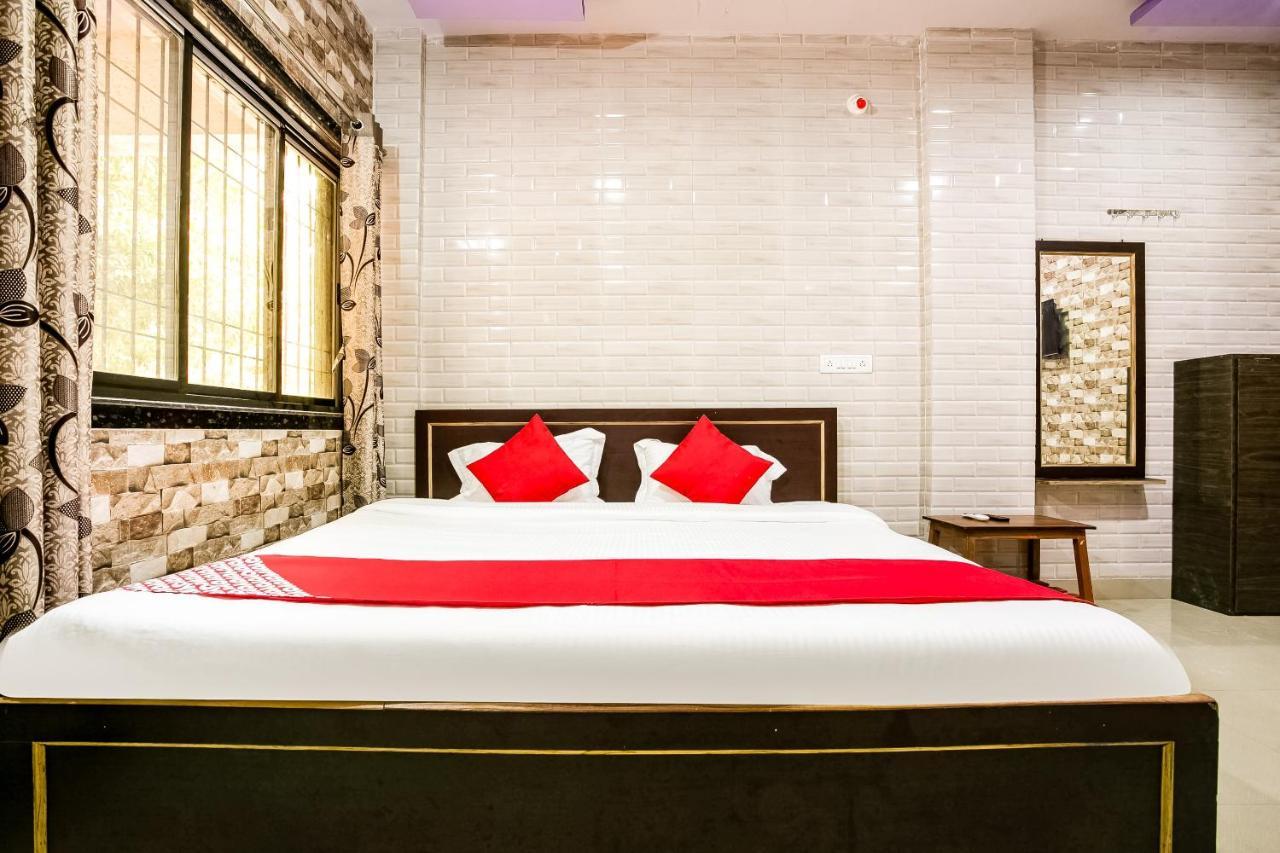 Oyo 63030 Mhatre Farm & Resort Chinchani Exterior photo