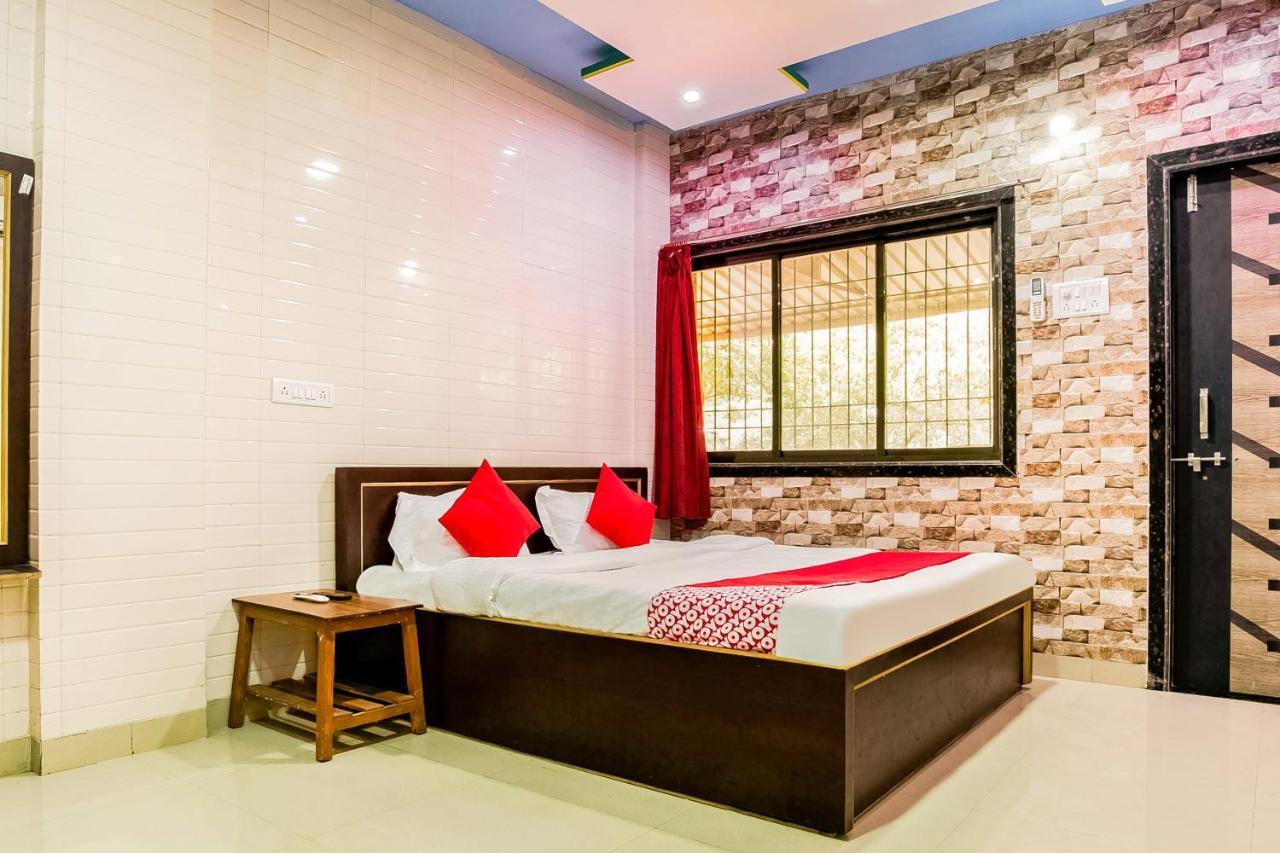 Oyo 63030 Mhatre Farm & Resort Chinchani Exterior photo