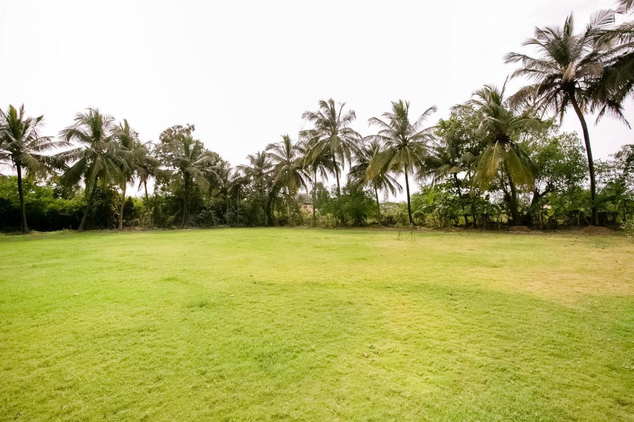 Oyo 63030 Mhatre Farm & Resort Chinchani Exterior photo